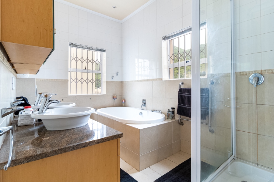 4 Bedroom Property for Sale in Northshore Western Cape